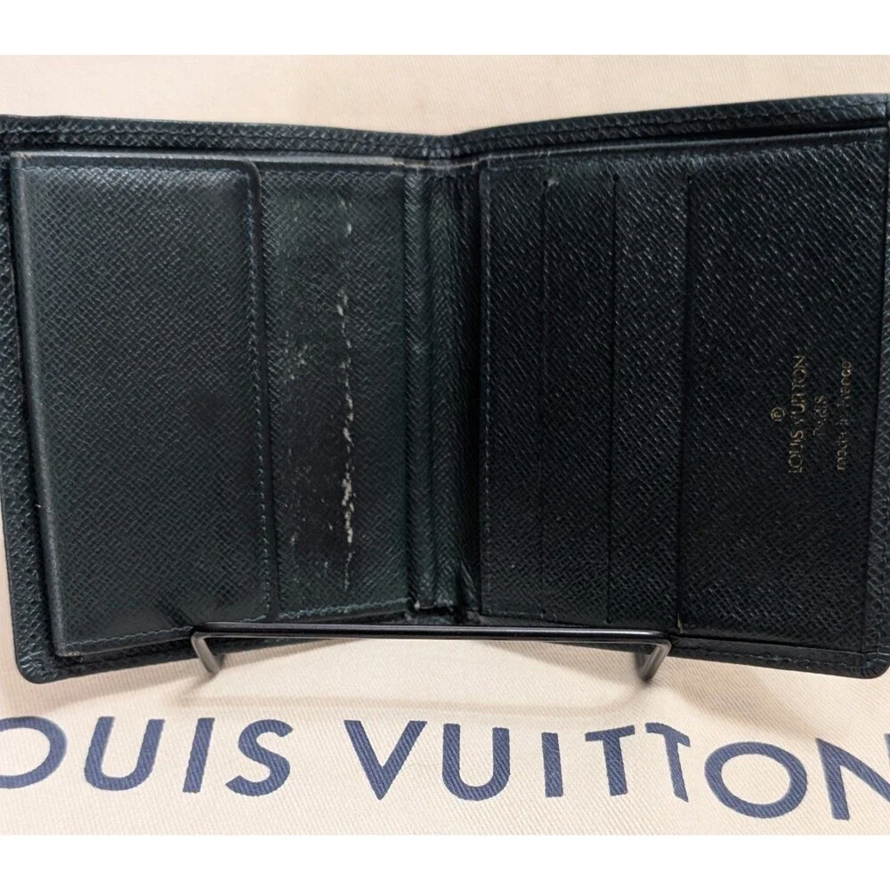 Louis Vuitton  Mens Taiga Leather Green Bifold Wallet MI0917 Vintage 1997